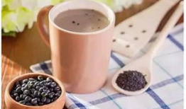 黄豆黑芝麻豆浆的功效,滋补养生，润肠通便的天然饮品